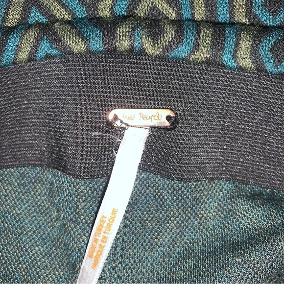 Free People Flare Pants Size 0 US Teal 70’s Inspired Retro  Pattern High Waisted - Picture 9 of 10